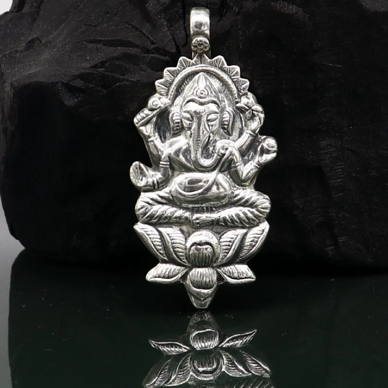 925 fine sterling silver Idol god Ganesha pendant, unique stylish customized pendant, best gifting fancy oxidized pendant necklace ssp410