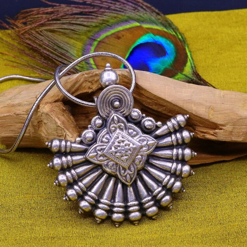 925 Sterling silver handmade vintage design modern trendy look ethnic pendant, charm necklace, temple jewelry, tribal jewelry india nsp352