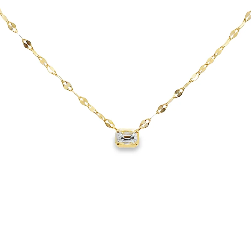 Shy Creation Yellow Gold Solitaire Diamond Necklace