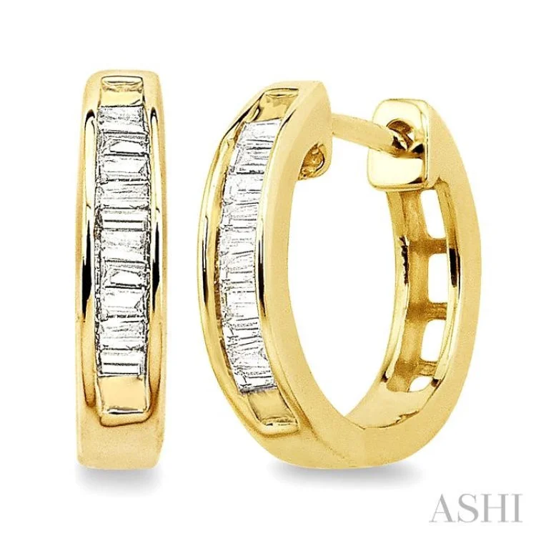 1/10 Ctw Baguette Cut Diamond Earrings in 10K Yellow Gold