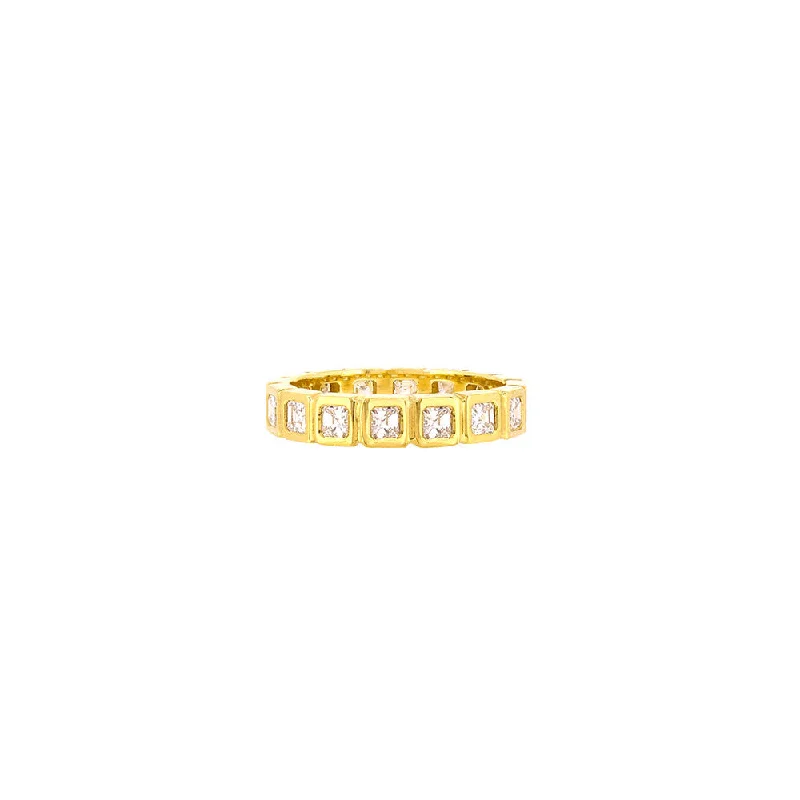 18 Karat Yellow Gold Eternity band with Asscher Cut Diamonds