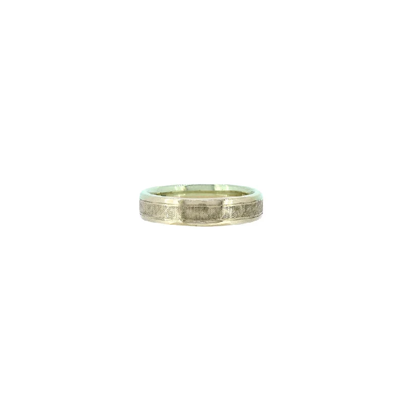 18 Karat Yellow Gold Mens Ring with Florentine Design