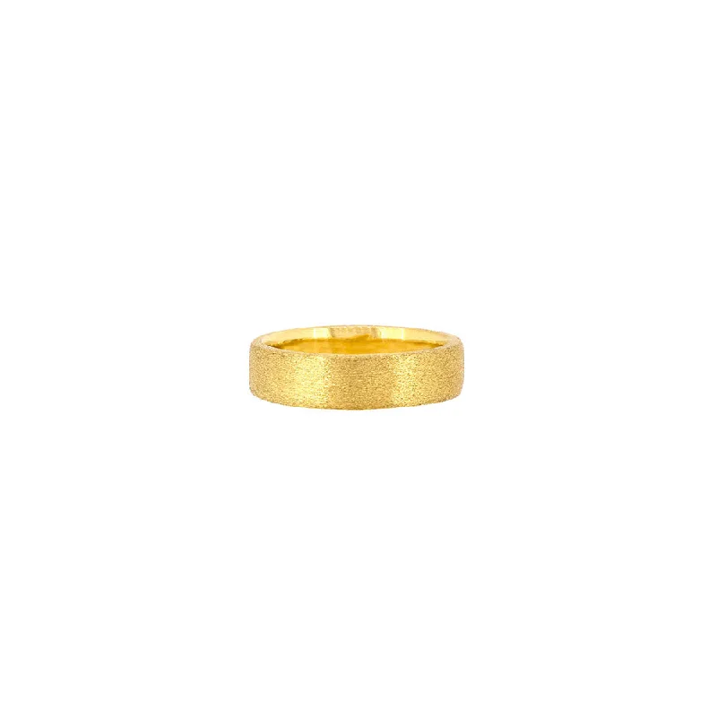 18 Karat Yellow Gold Mens Ring with Stone Finish