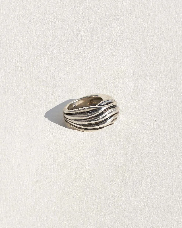 Wavy Baby Ring